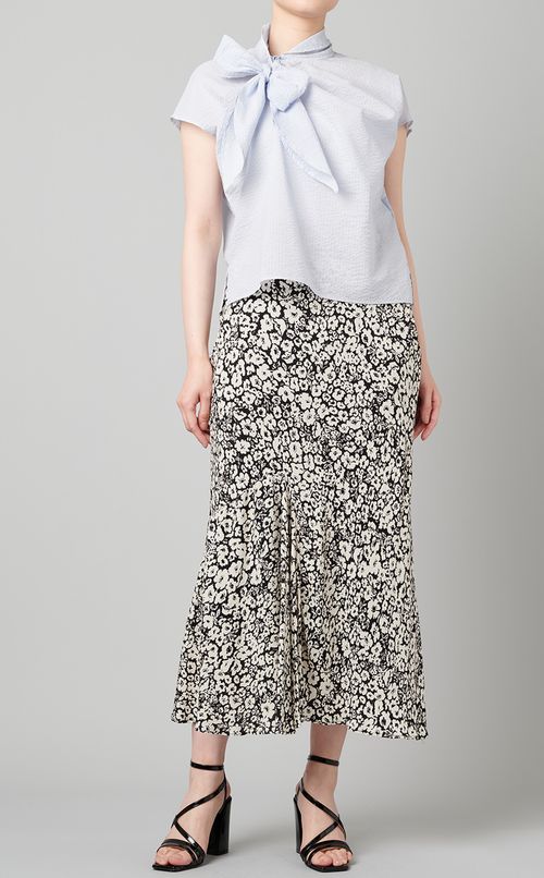 ボウタイブラウス