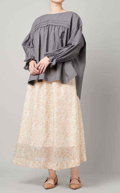 タックブラウス