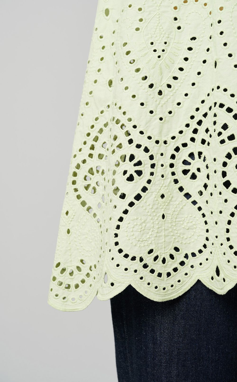 カットワーク刺繍デザインブラウス