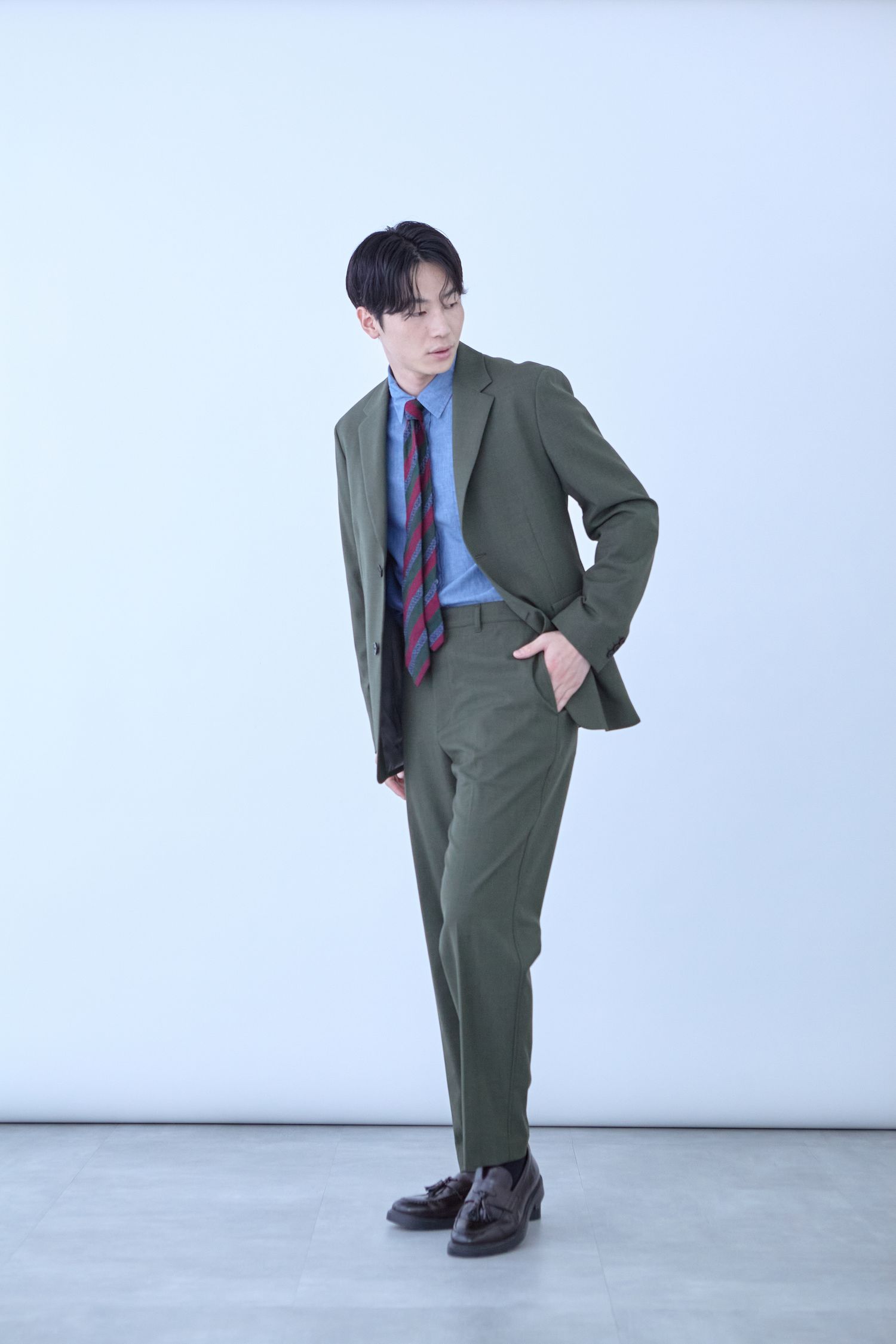 5月におすすめの結婚式の二次会のメンズの服装