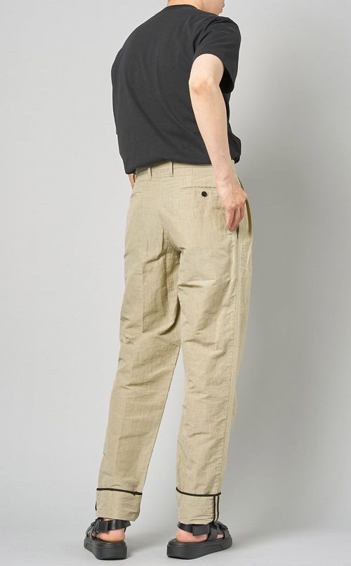 ダブルボタンタックパンツ