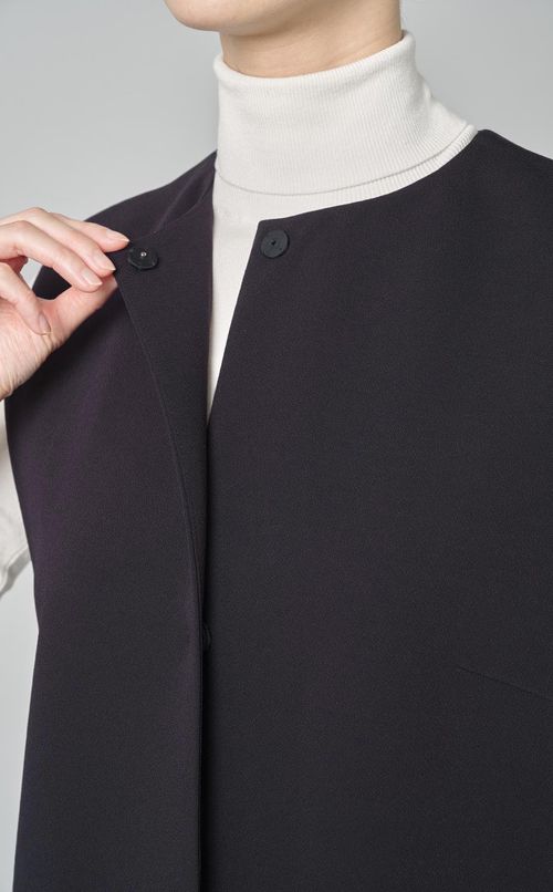 ドライアムンゼンクルーネックジレ