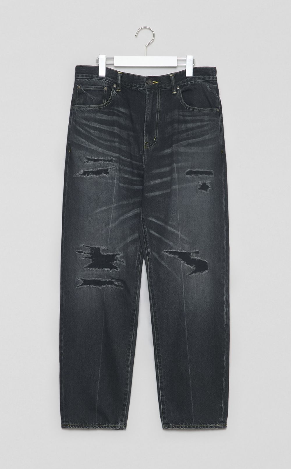 ダメージドデニムパンツ