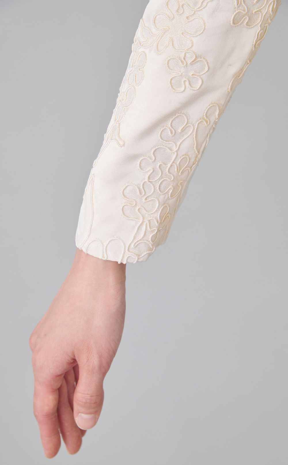 【roop】レースアップフリルミニワンピース