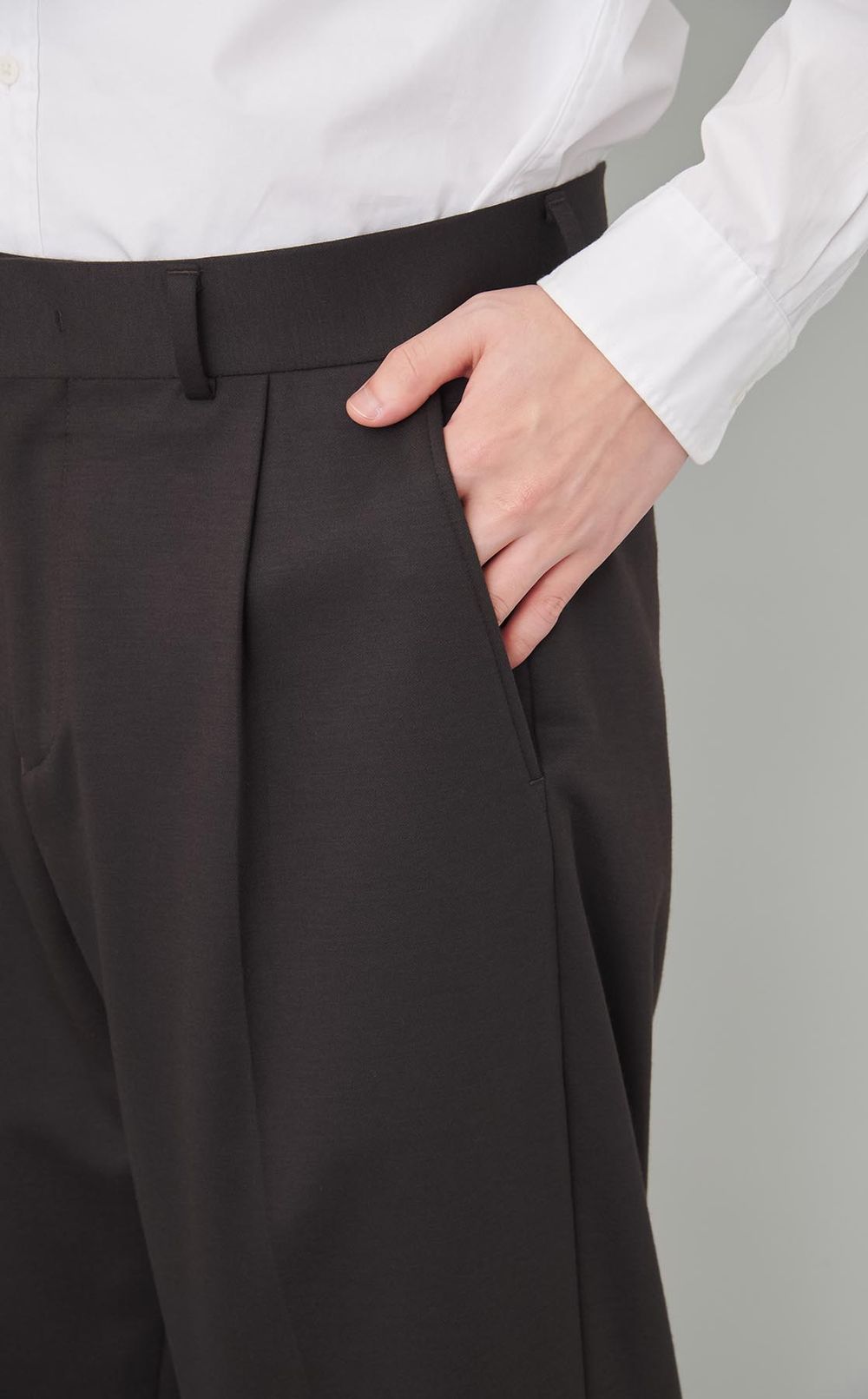 モクロディワイドテーパードパンツ