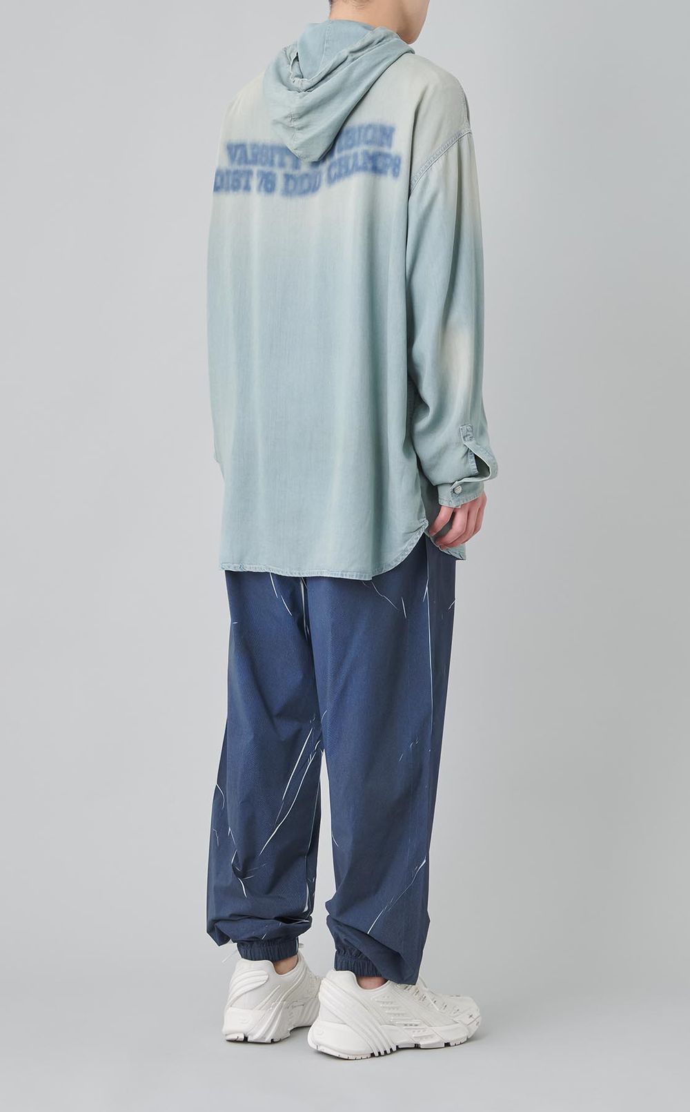 ライトデニムフードシャツ