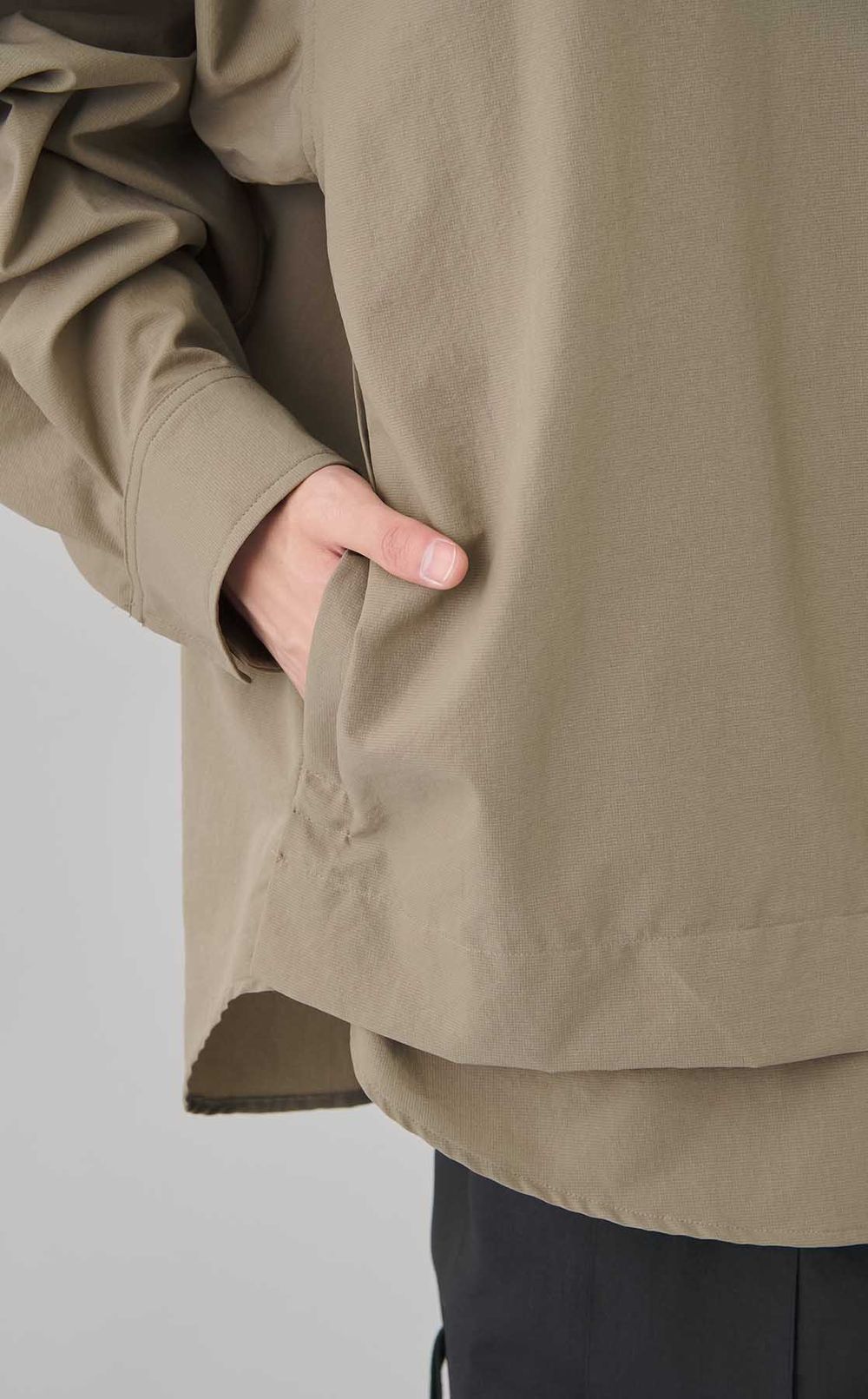 ブリーザブルサイドスリットシャツ