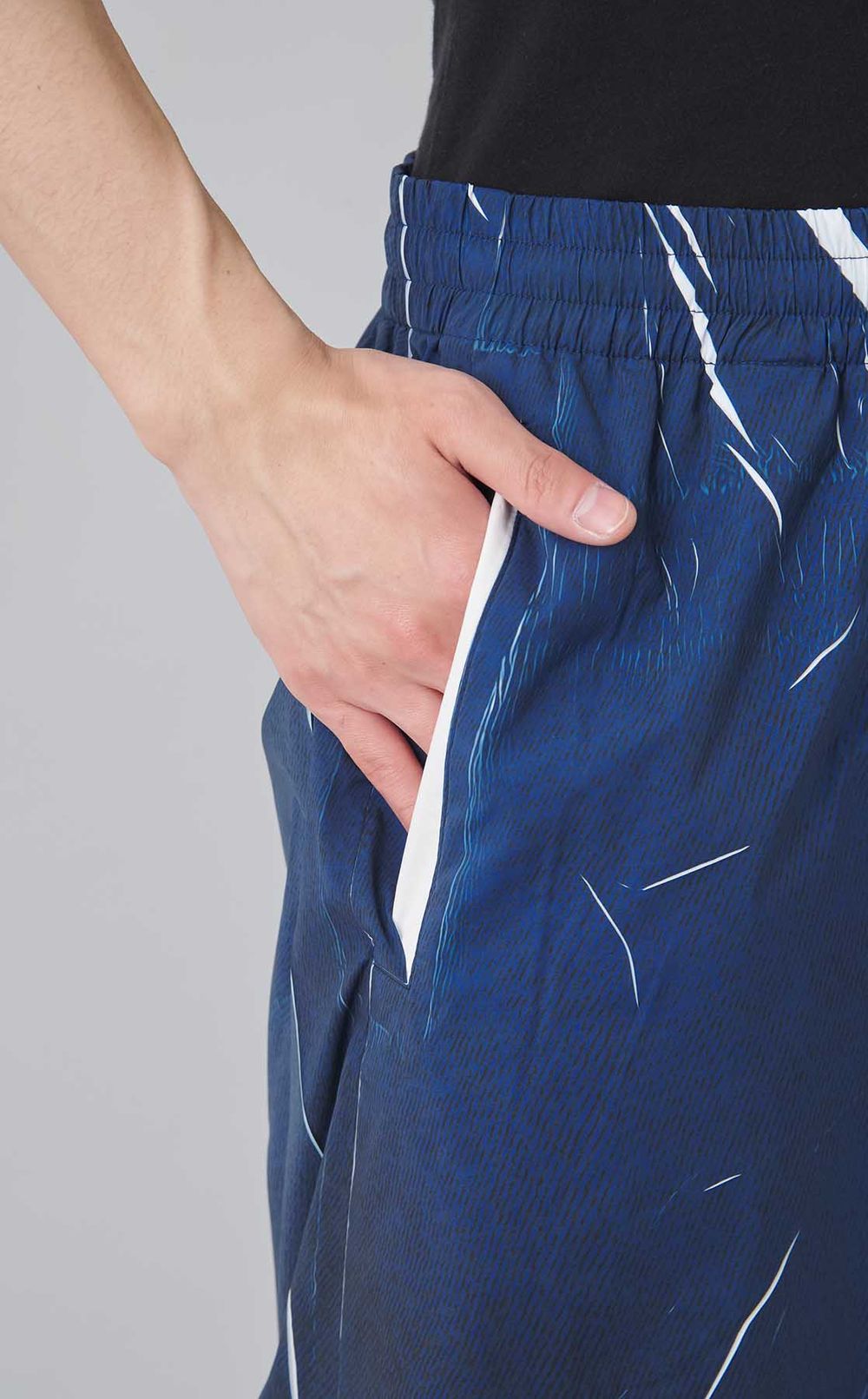 プリンテッドナイロンパンツ