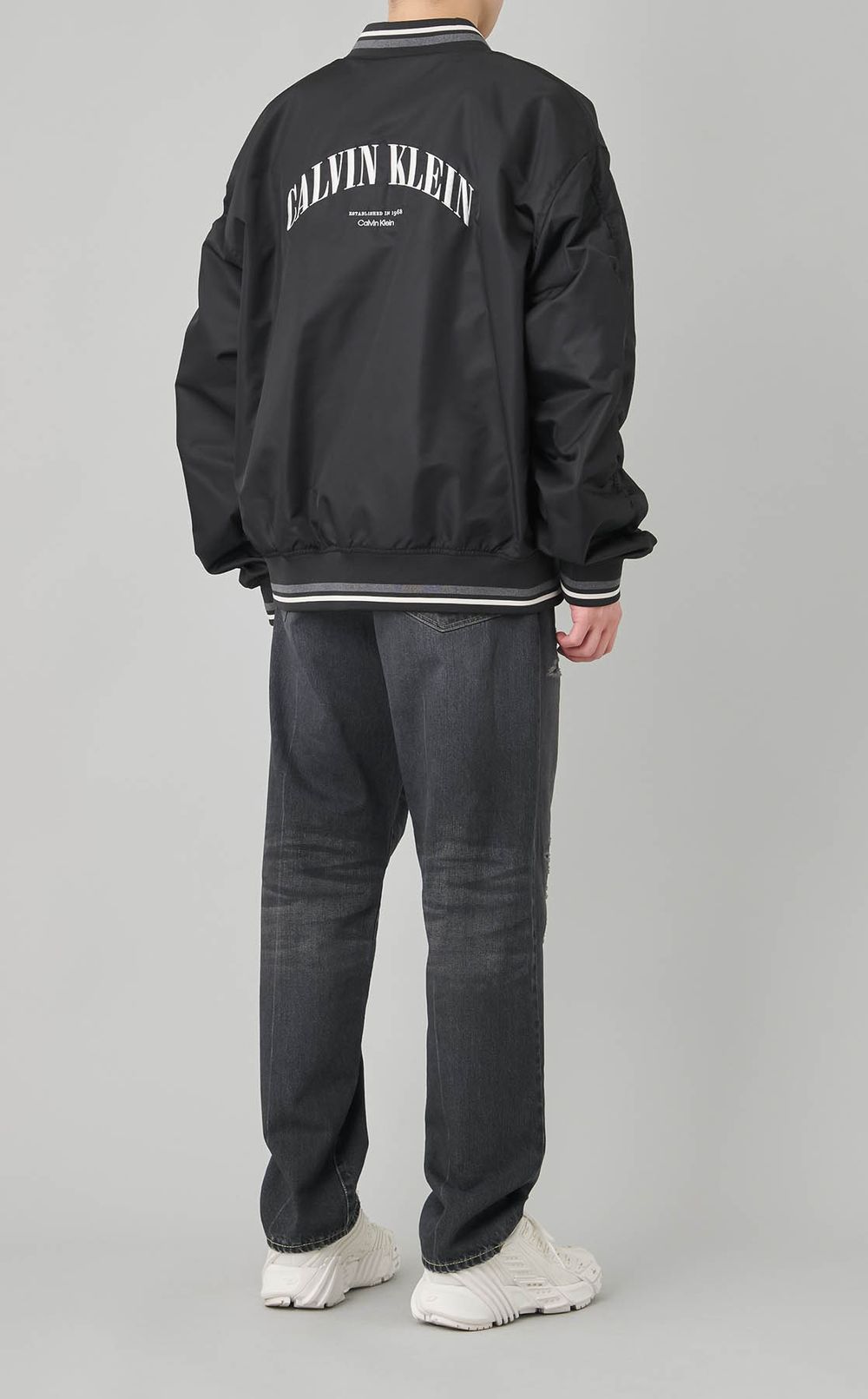 ジップアップナイロンブルゾン