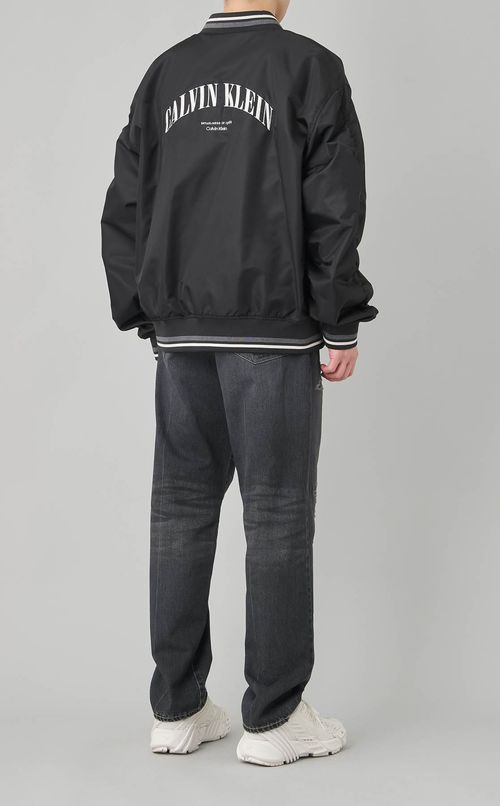 ジップアップナイロンブルゾン