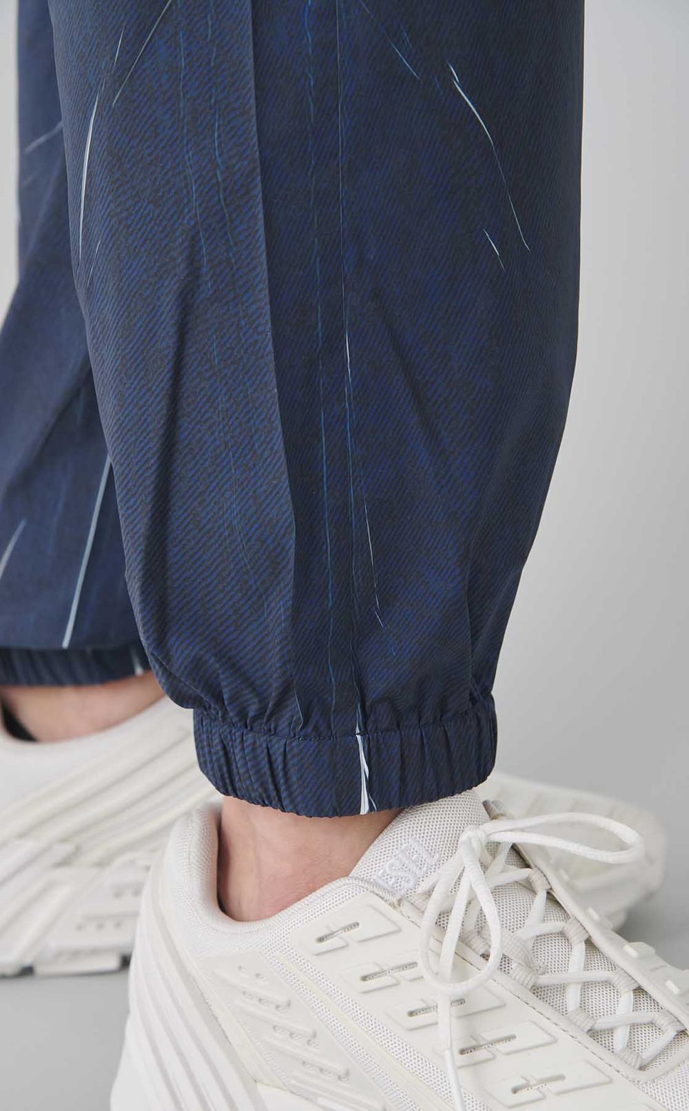 プリンテッドナイロンパンツ