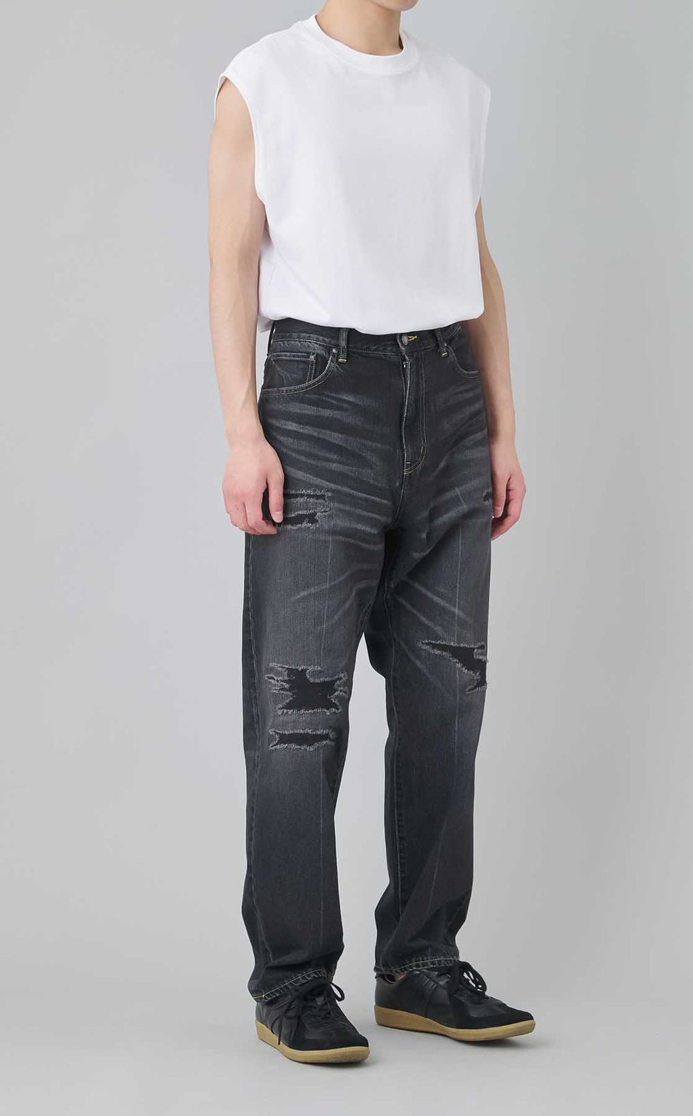 ダメージドデニムパンツ