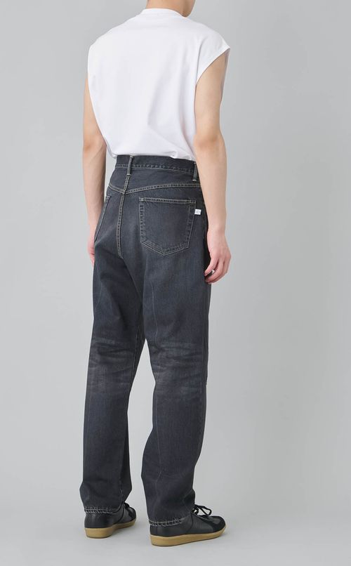 ダメージドデニムパンツ