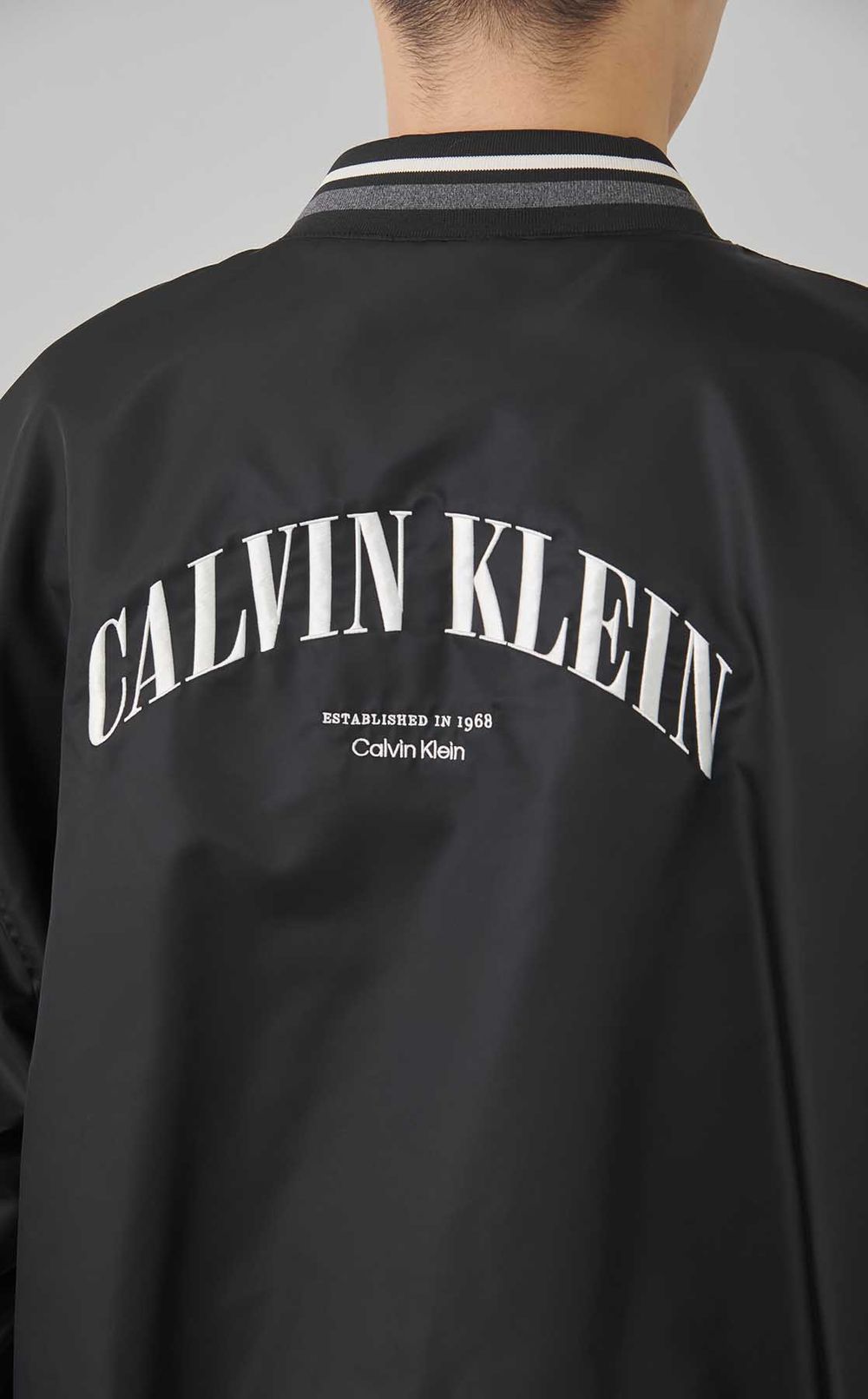 ジップアップナイロンブルゾン