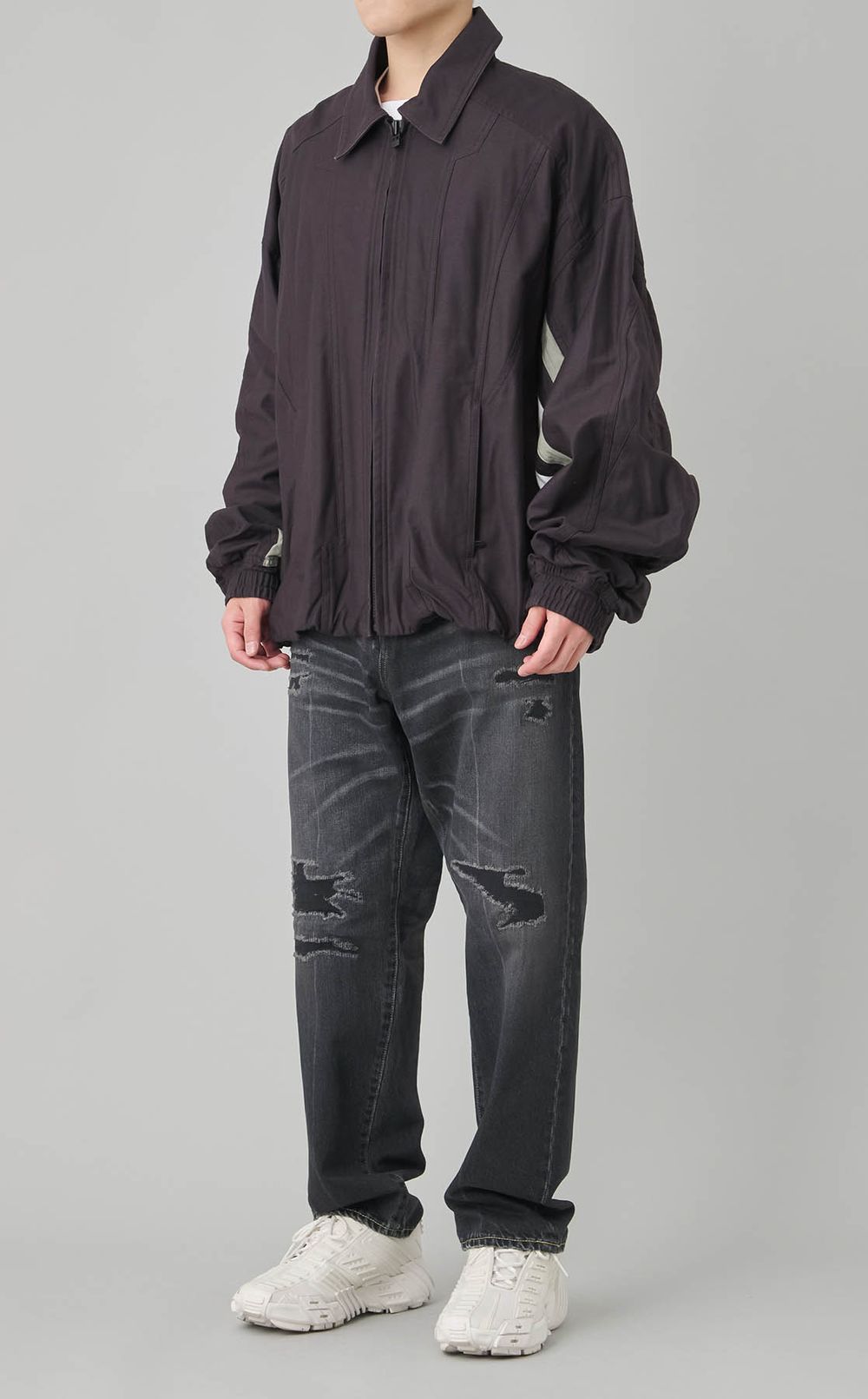 ダメージドデニムパンツ