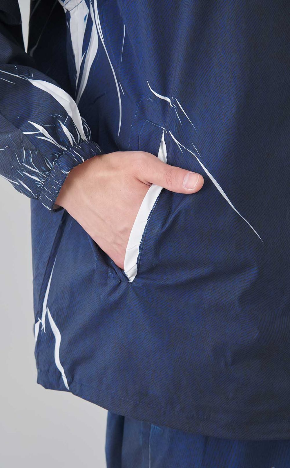 プリンテッドナイロンブルゾン