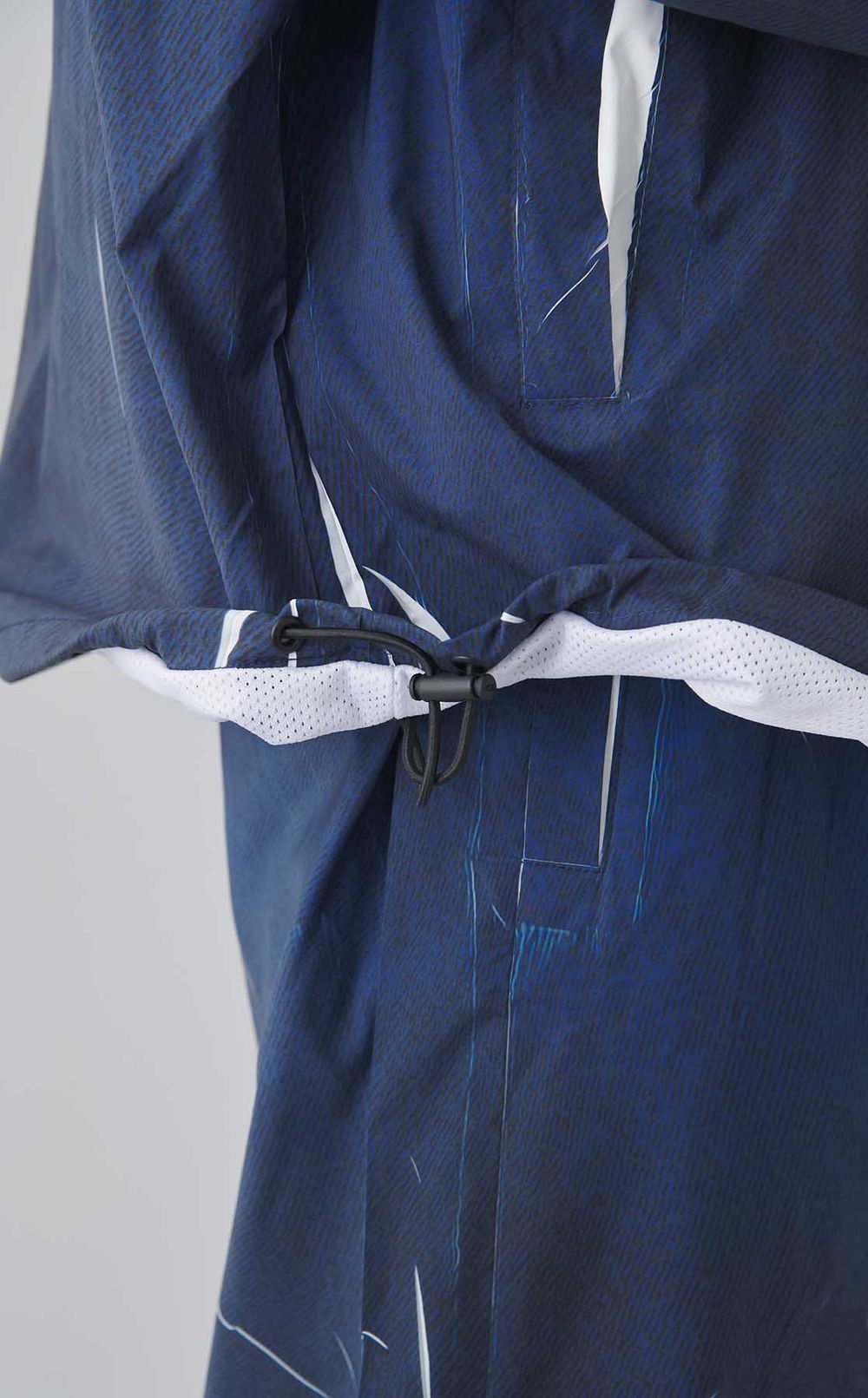 プリンテッドナイロンブルゾン