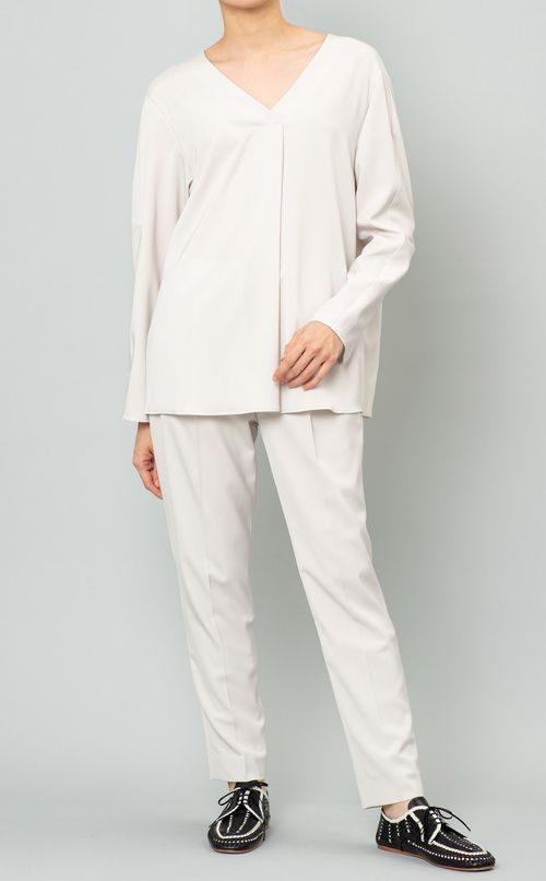 ストレッチテーパードパンツ