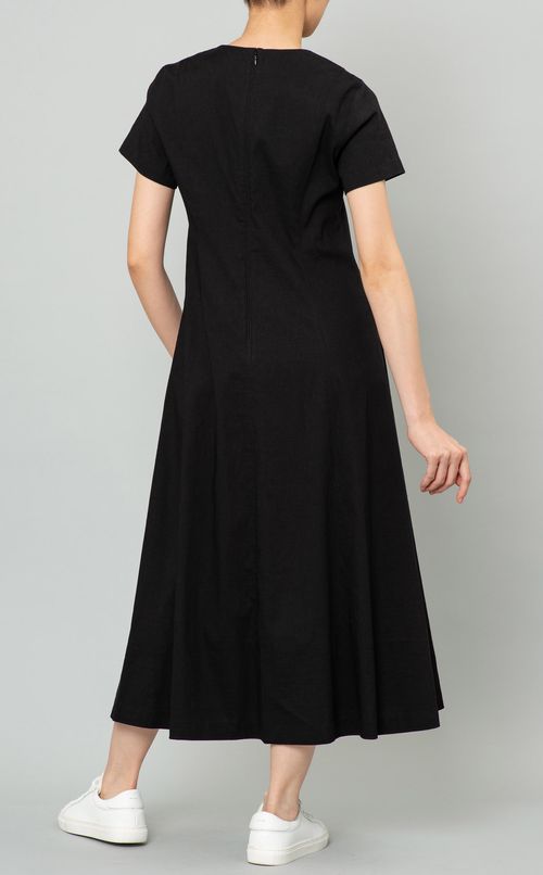 Vネックフレアワンピース