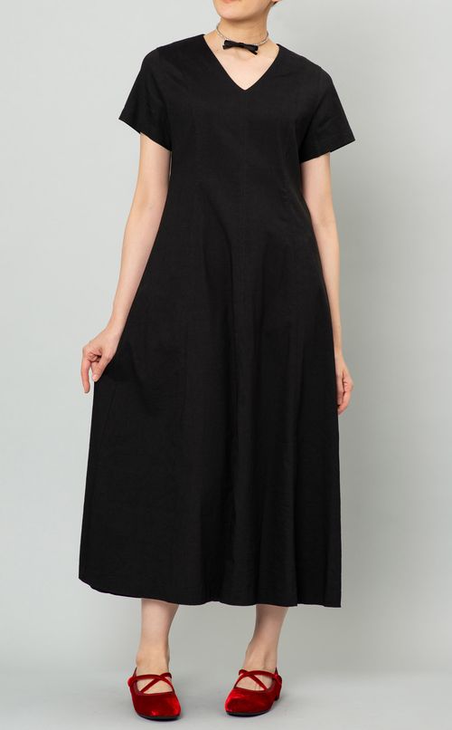 Vネックフレアワンピース