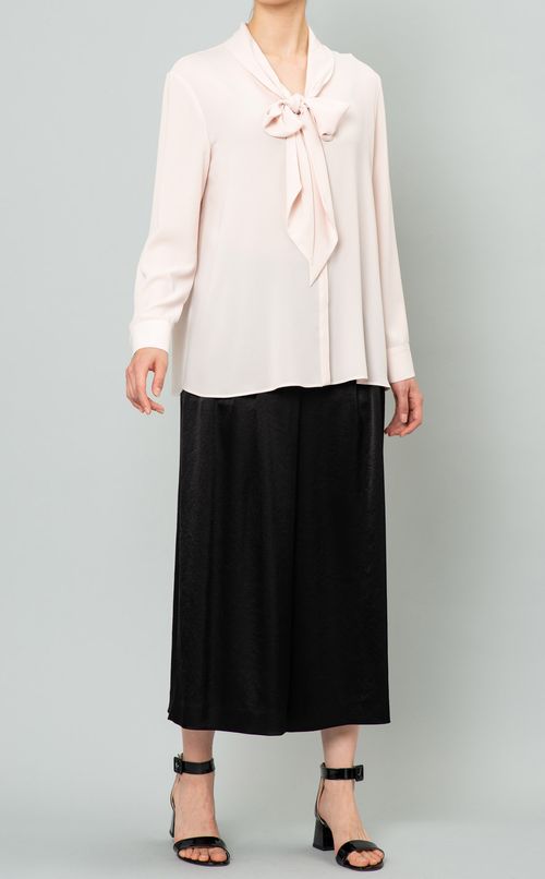 Vネックボウタイブラウス