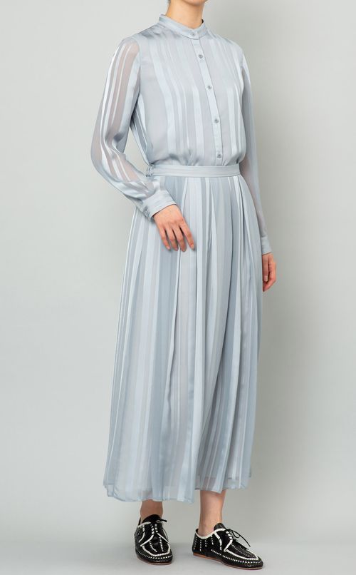 フロントプリーツロングスカート