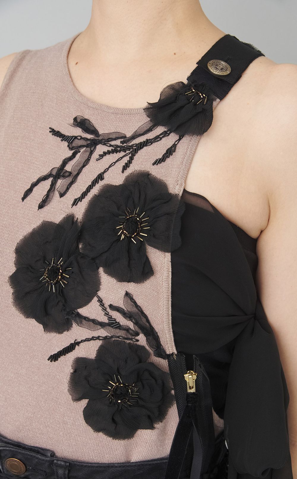 【roop】ドッキング花手刺繍ワンピ