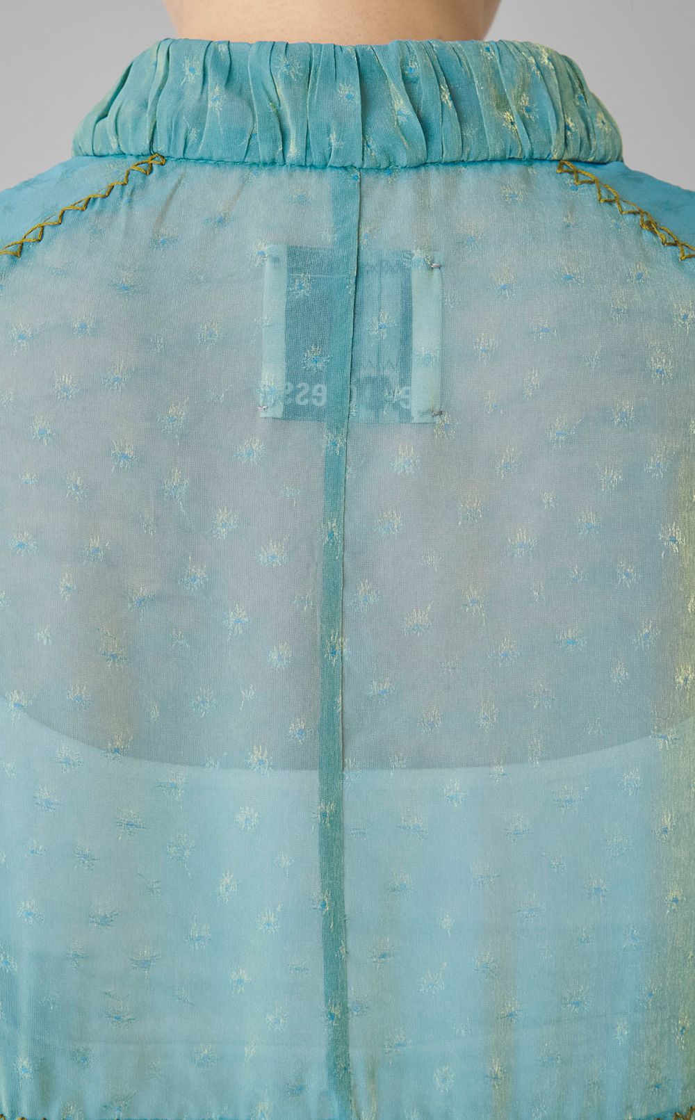 【roop】フラワー刺繍ブラウス