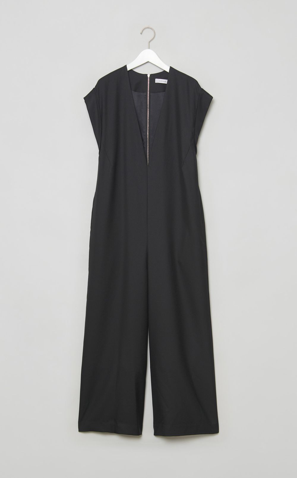 深Vネックボックスワンピース