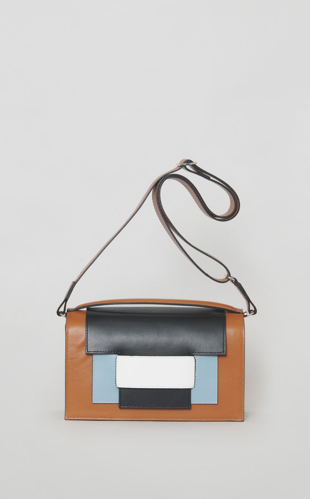 TBCレザーショルダーバッグ