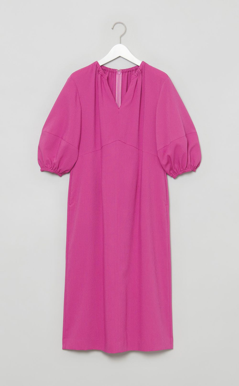 ギャザーVネックワンピース