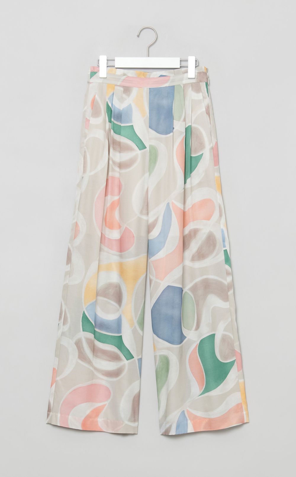 プリントタックセミワイドパンツ