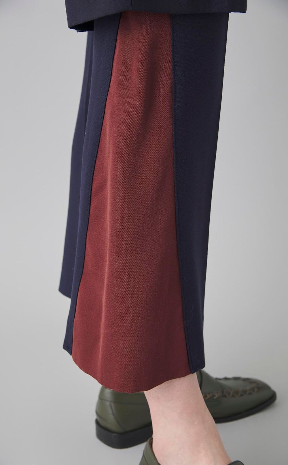 【roop】LAYERD BICOLOR FLARE PANTS