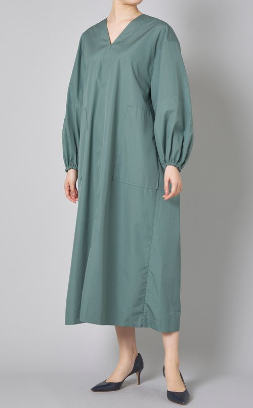 Vネックギャザーボリュームワンピース