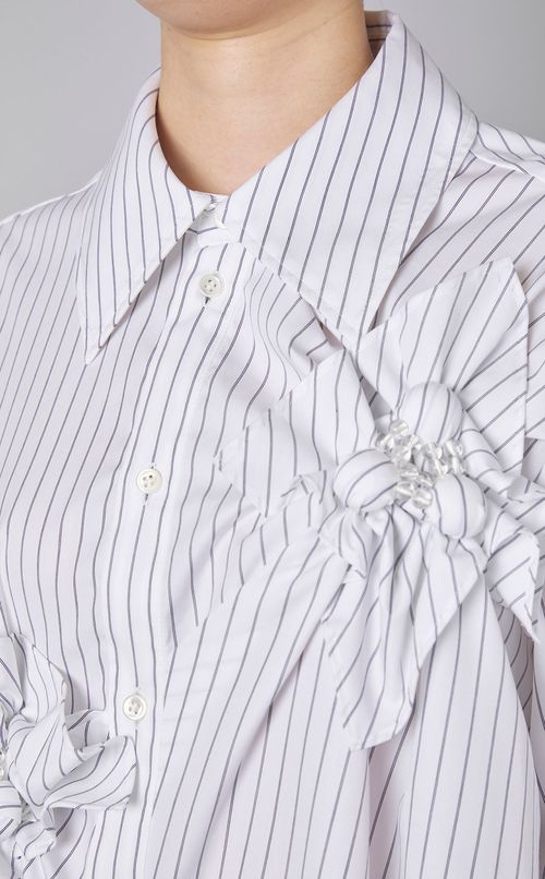 フラワービーズモチ一フストライプシャツ