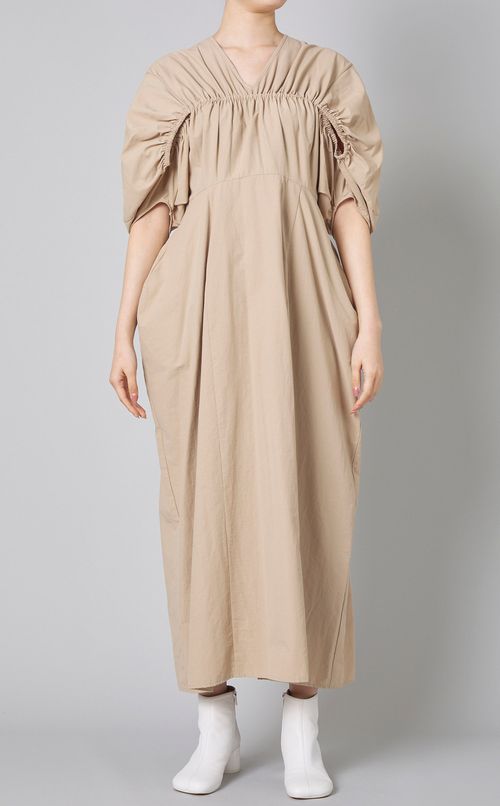 Vネックギャザーワンピース