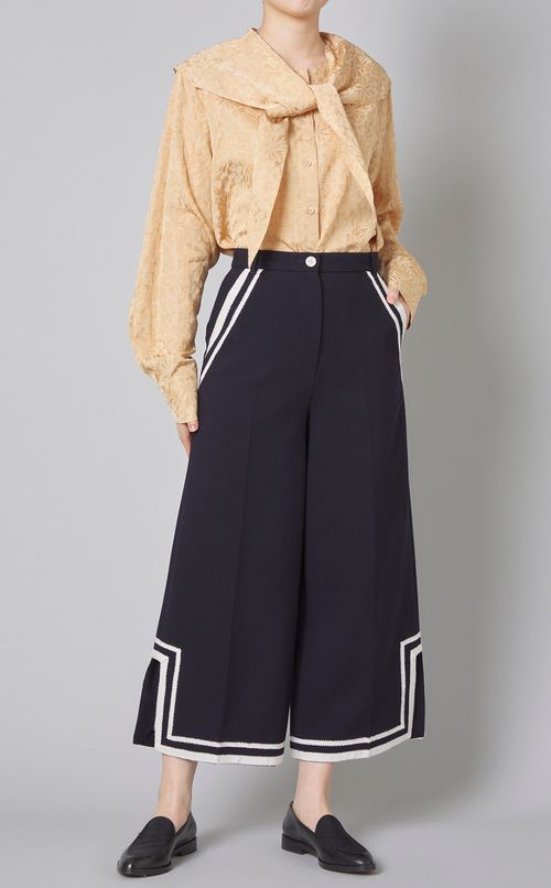 ジャガードスカーフネックシャツ