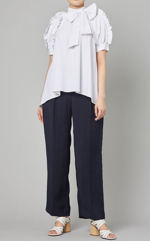 バックサテンセンタープレスパンツ