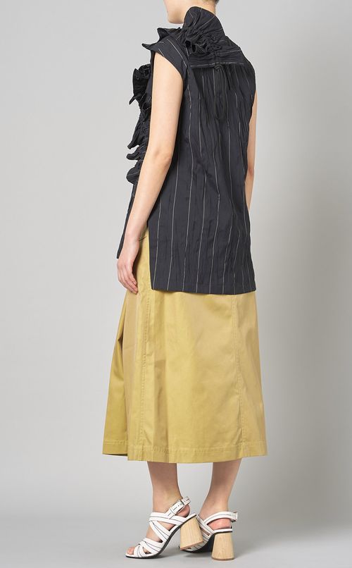 フリルディティールプルオーバー