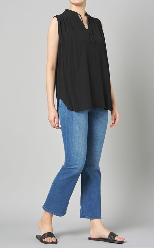 ノースリーブプルオーバーブラウス