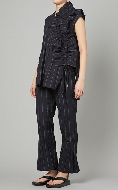 フリルディティールプルオーバー