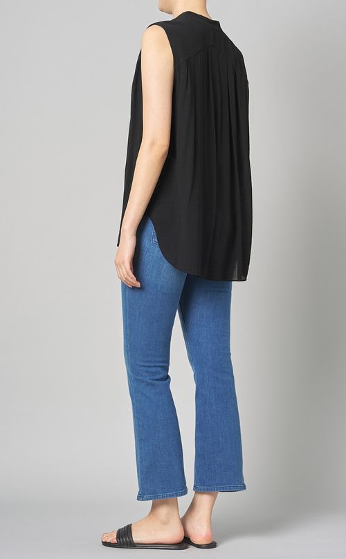 ノースリーブプルオーバーブラウス