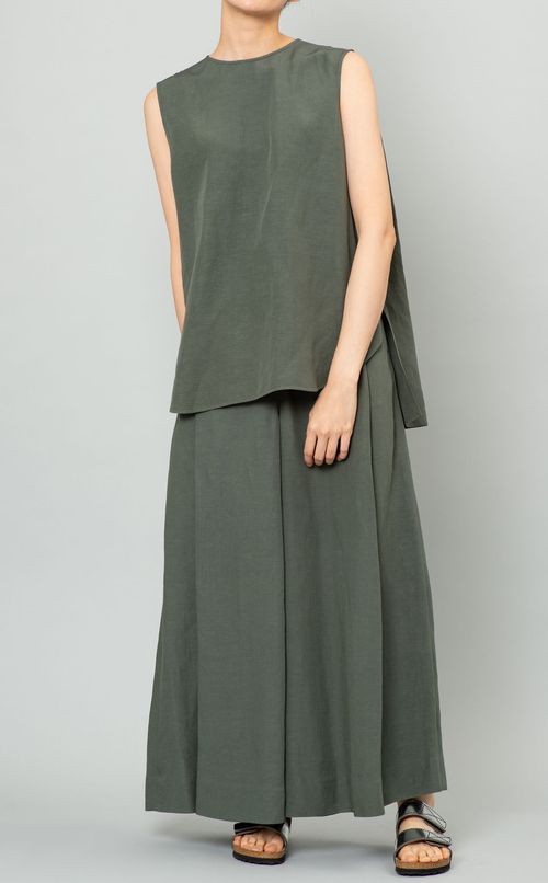 リネン混タックストレートパンツ