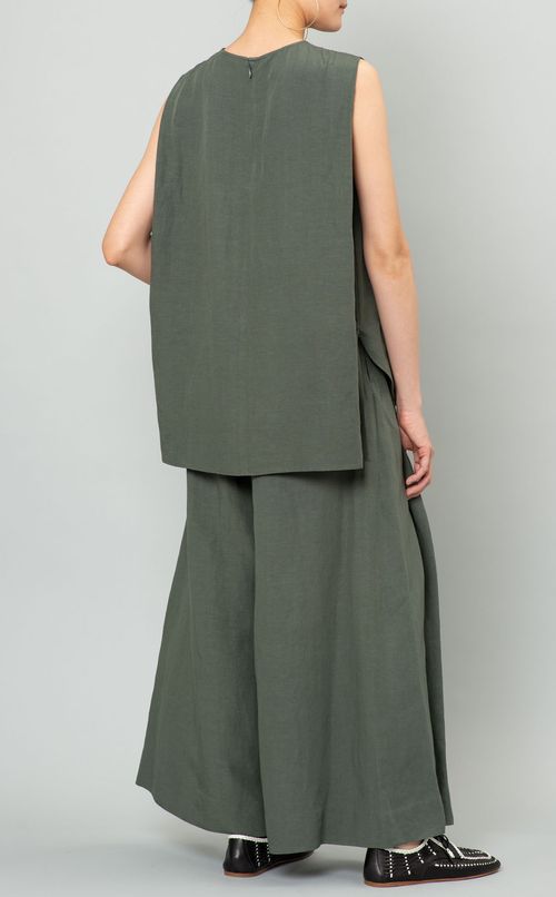 リネン混タックストレートパンツ