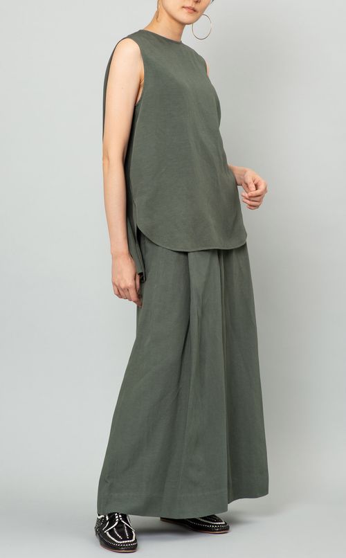 リネン混タックストレートパンツ