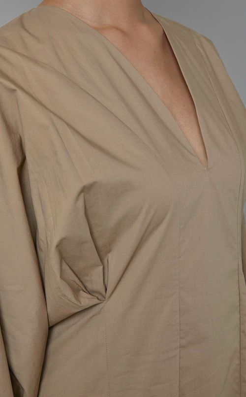 コットンVネックギャザーマキシワンピース