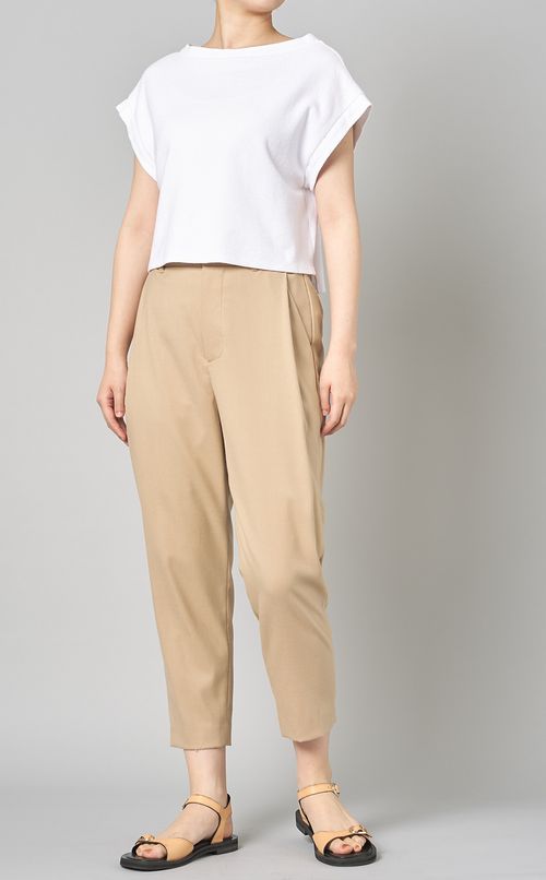 タックテーパードパンツ