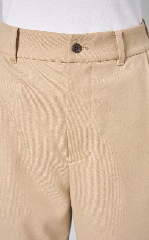 タックテーパードパンツ