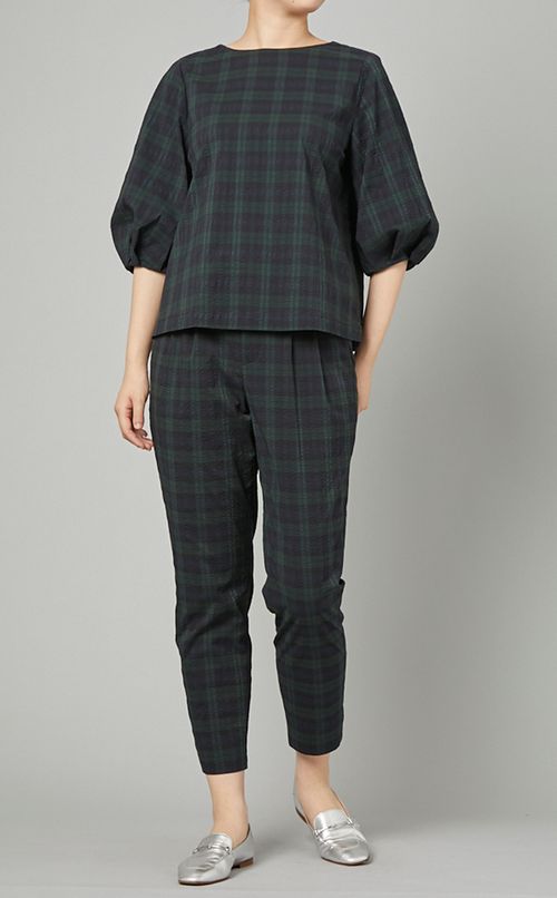 ボートネックプルオーバーブラウス