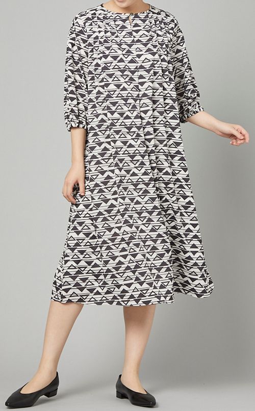 トライアングルプリントワンピース